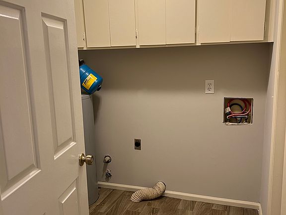 2nd image of 300 Windsor Manor Way Unit F
