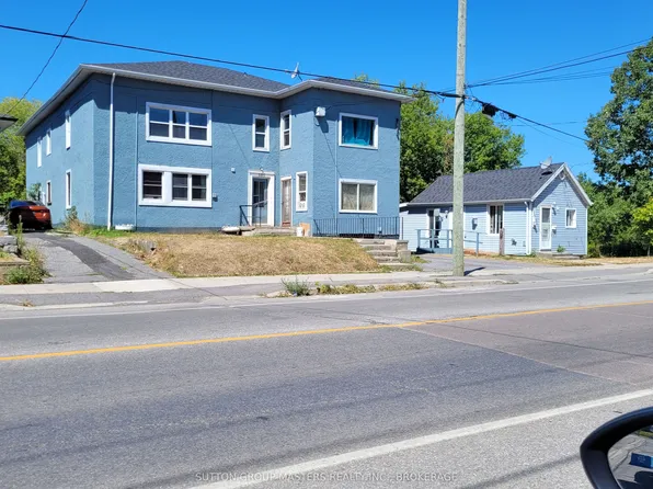 686 Montreal St, Kingston, ON K7K 3J4