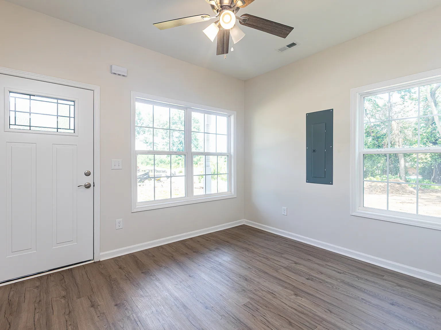 4 bed, 1769 sqft, $2,500 — Photo 2