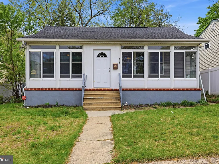 334 N Oakland Ave — Photo 1