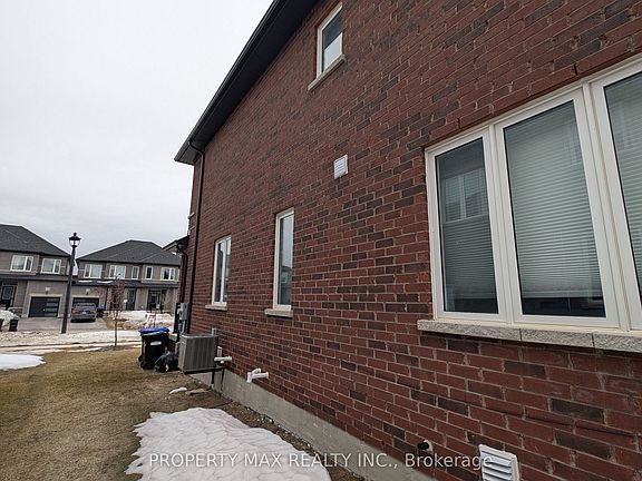 5th image of 31 Lisa St