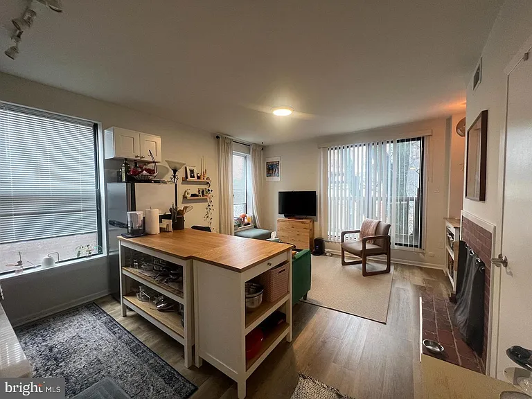 1904 Fairmount Ave #3 — Photo 2
