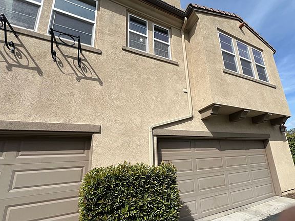 3rd image of 1800 E Lakeshore Dr Unit 2711