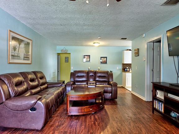 3rd image of 4505 17th St