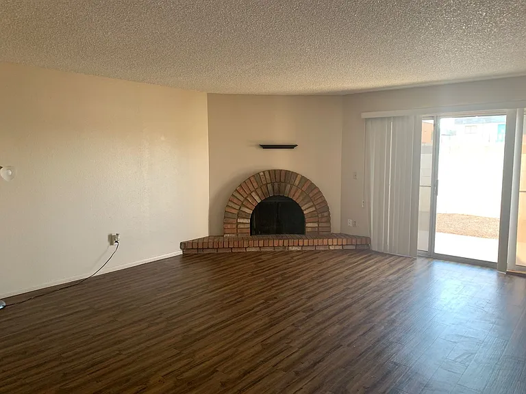 953 W Cortez Ln — Photo 3