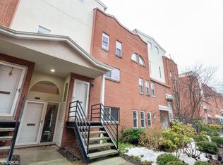 1025 W Vernon Park Pl, Chicago, IL 60607