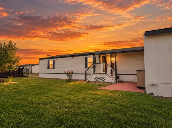 230 Vaquero Ln, Kyle, TX 78640