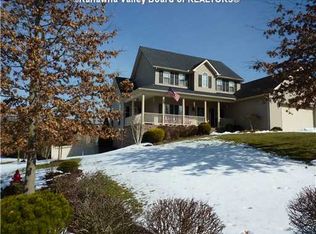 1029 Saint Ives Dr, Hurricane, WV 25526