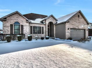 2561 Hilfiger Dr, Chesterton, IN 46304
