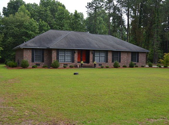 3rd image of 205 Kelly Dr
