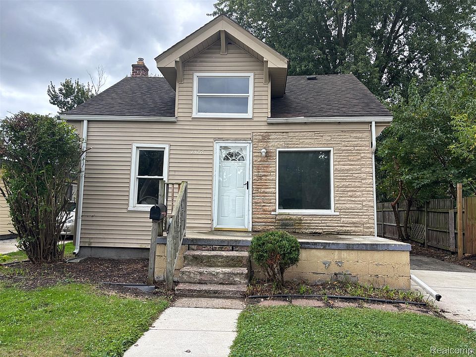 1st image of 1576 E Harry Ave