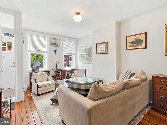 4th image of 227 Watkins St