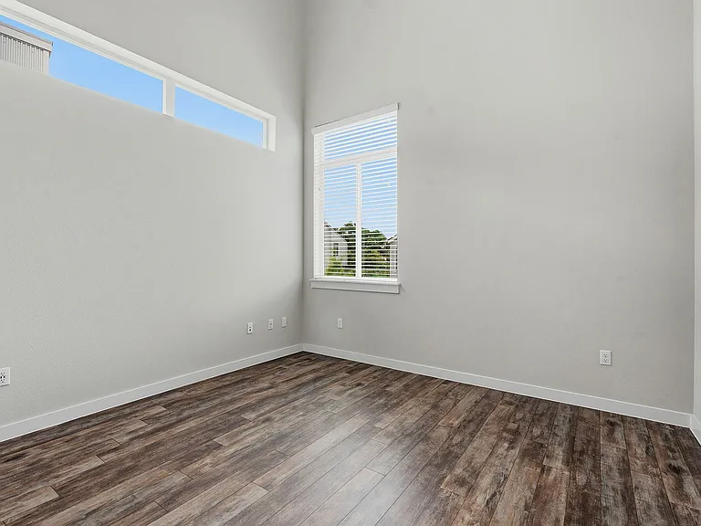 801 N Bluff Dr #33 — Photo 13