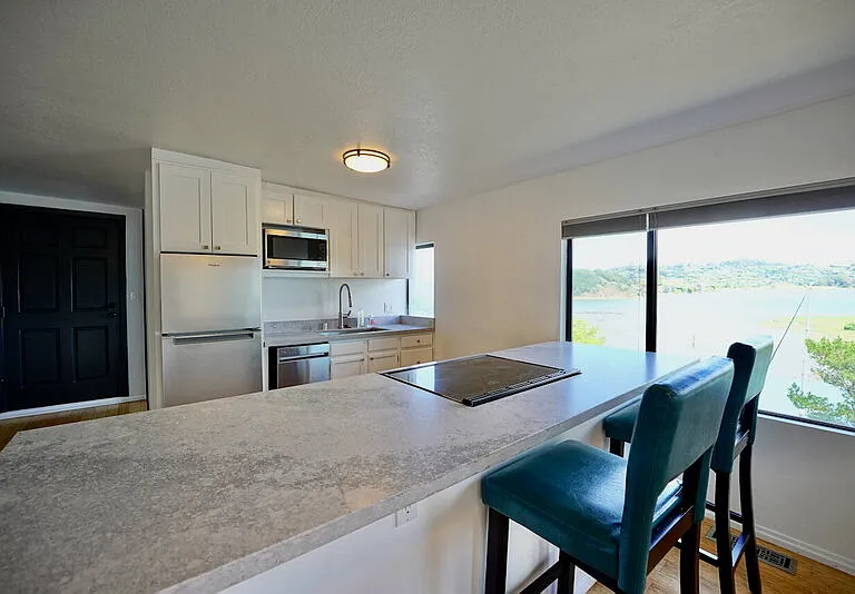 315 E Strawberry Dr #A — Photo 9