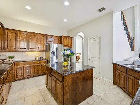 221 Tipperary Dr, Keller, TX 76248