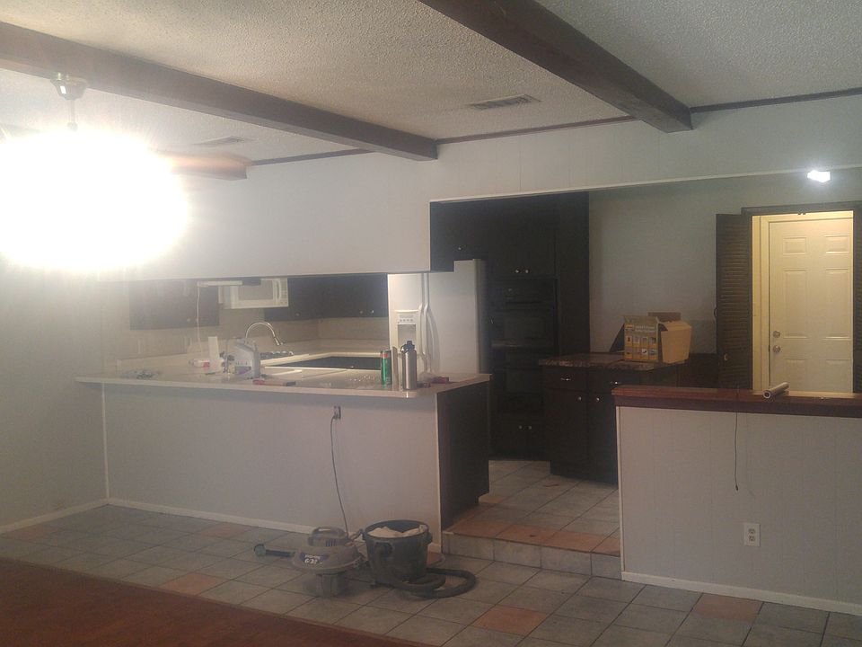 2nd image of 2414 Monterrey St