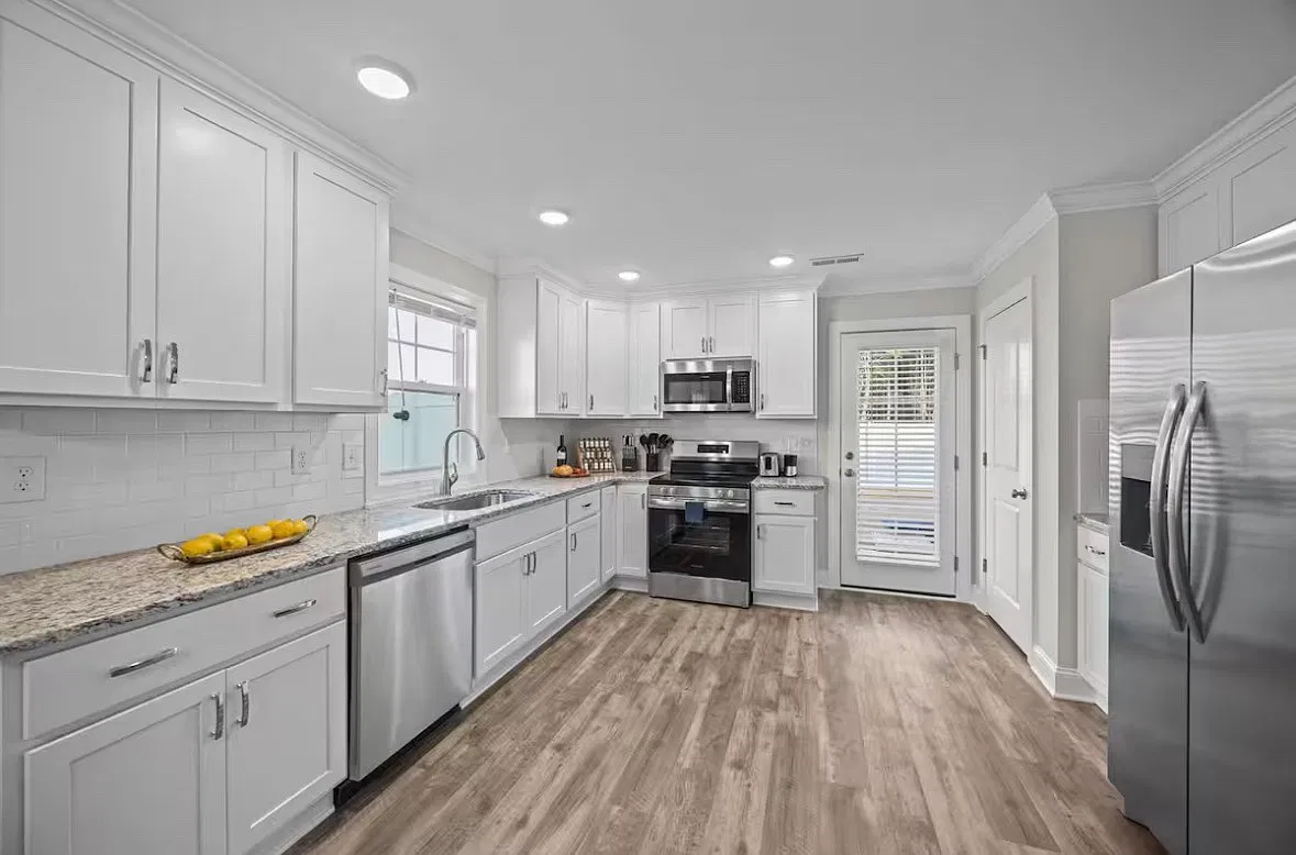3 bed, 2.5 bath, $1,800 — Photo 3