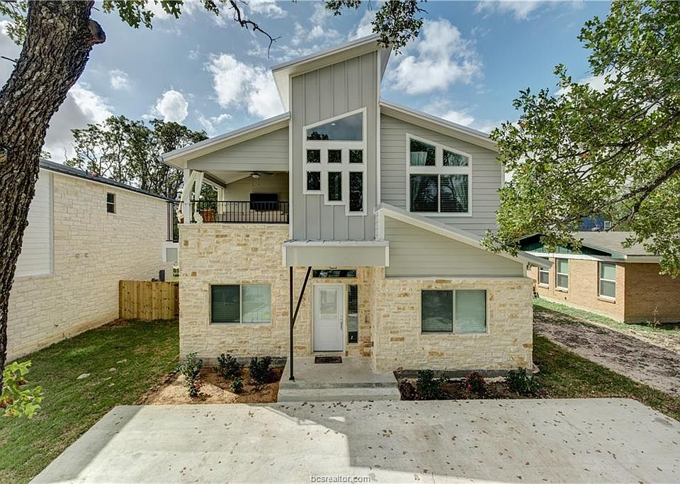 2nd image of 4312 Oaklawn St