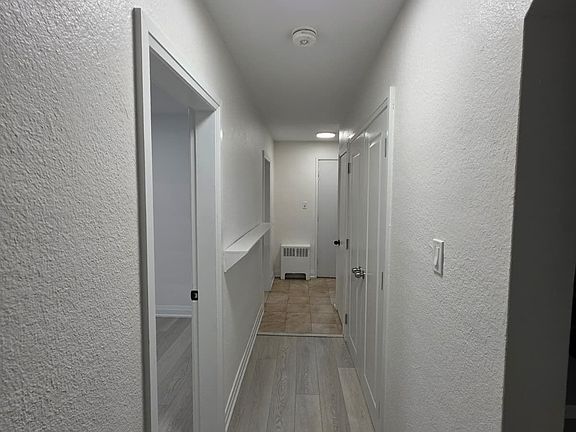 3rd image of 32 Marchington Cir S