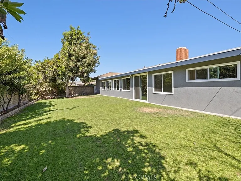 48 Mansfield Ln — Photo 8