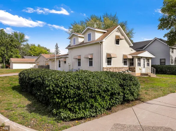 1138 4th St NW, Elk River, MN 55330