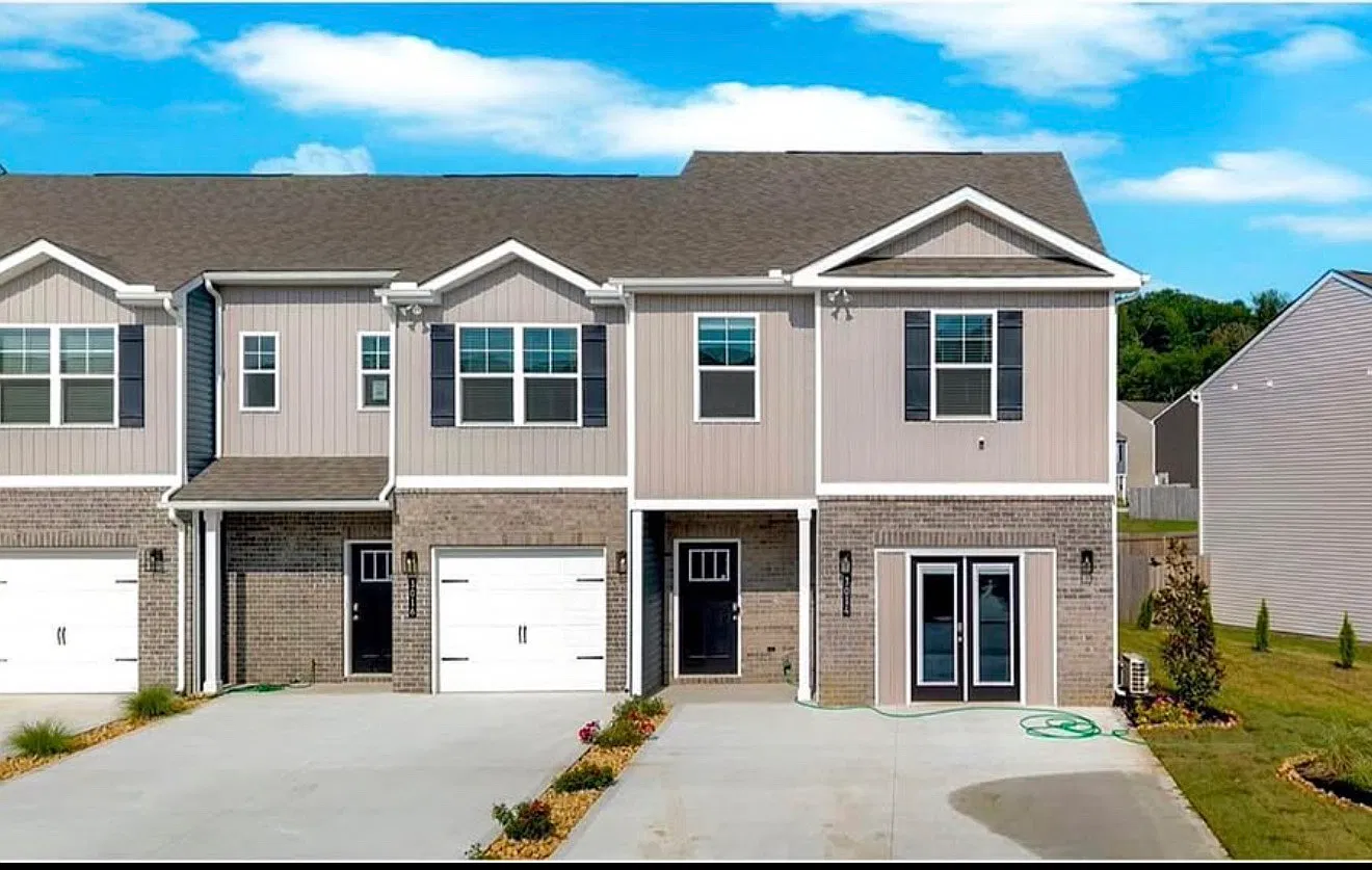 3 bed, 1381 sqft, $2,650 — Photo 1