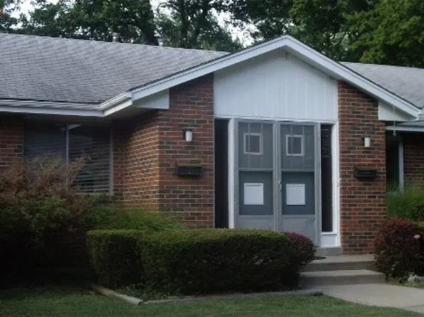 7907 Grandview St, Overland Park, KS 66204