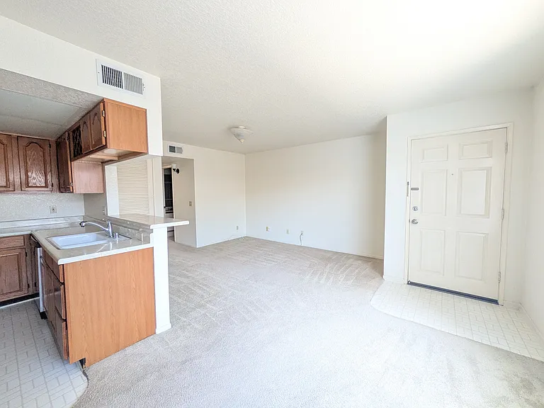 337 N Buena Vista St #202 — Photo 8