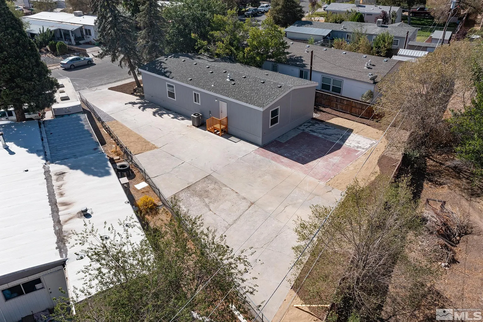 2374 Columbia Way photo 1