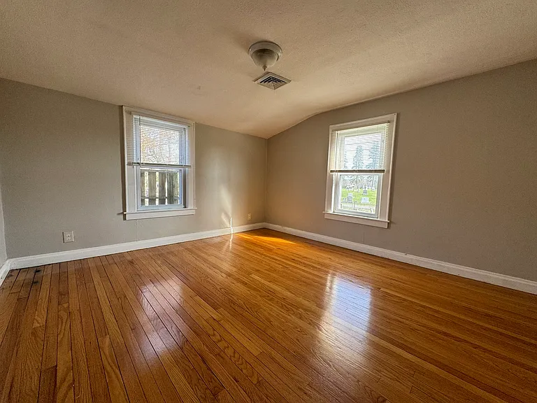 66 Lyman St — Photo 10
