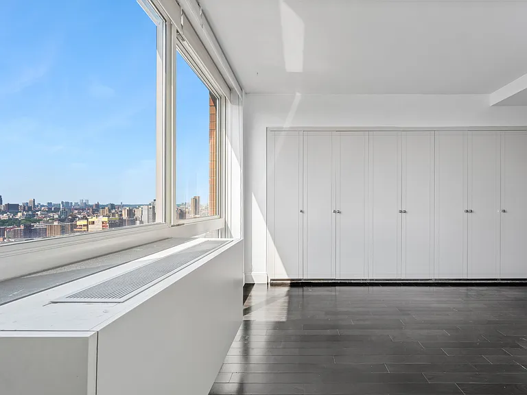 215 E 96th St #28L — Photo 8