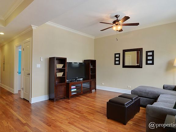 Foyer/Living Room