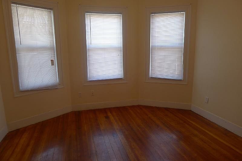 2nd image of 182 Boylston St #2