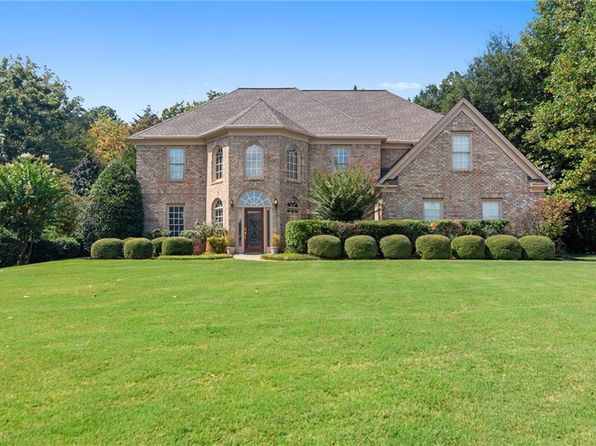 5615 Habersham Valley