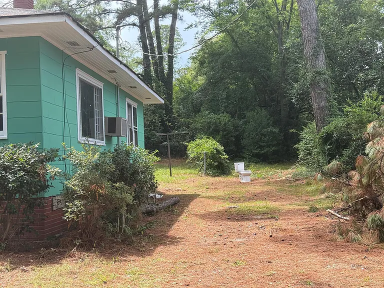 166 Buckingham Ave — Photo 12