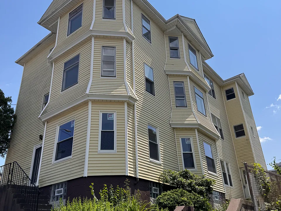 169 Walnut St #1