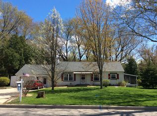 233 E State Rd, North Prairie, WI 53153