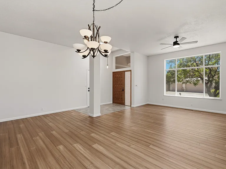 10021 Bridgepointe Ct NE — Photo 7