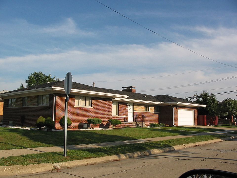 1st image of 28840 Evelyn Ave