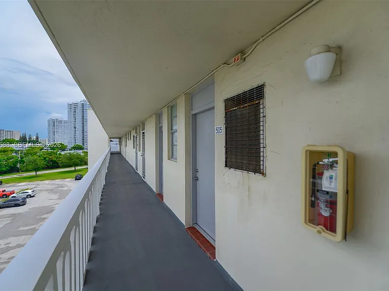 2851 Leonard Dr #J505 — Photo 29