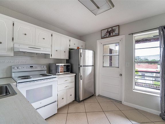 3rd image of 3777 78th Ave #3F
