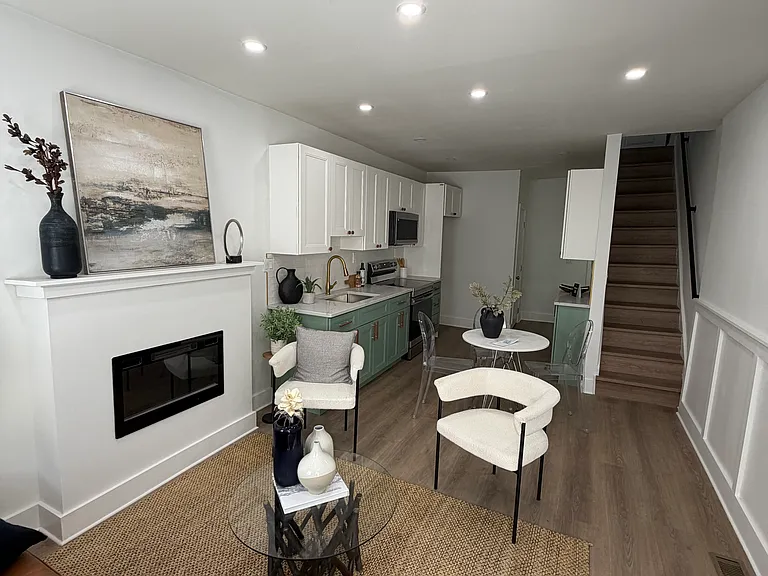 2619 Titan St — Photo 2