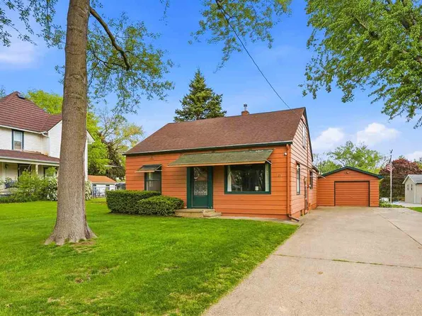 1012 8th Ave, Wellman, IA 52356