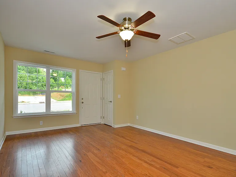 32 Sunny Meadows Blvd — Photo 3