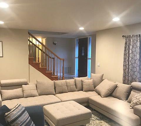 4th image of 1075 Beaumont Dr