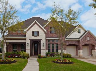 5618 Valley Country Ln, Sugar Land, TX 77479