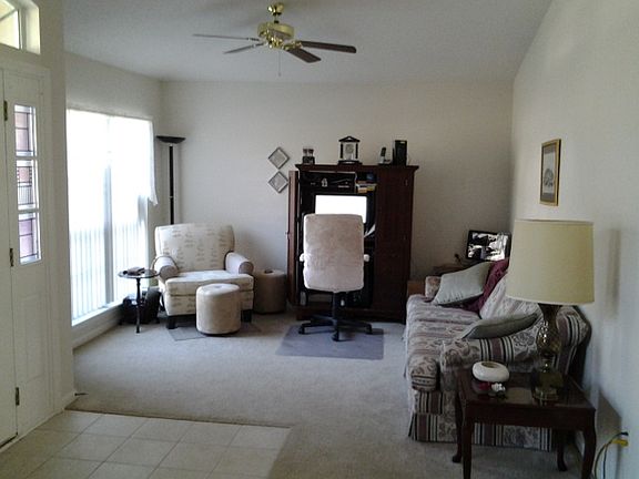 4th image of 33 Parkway Dr
