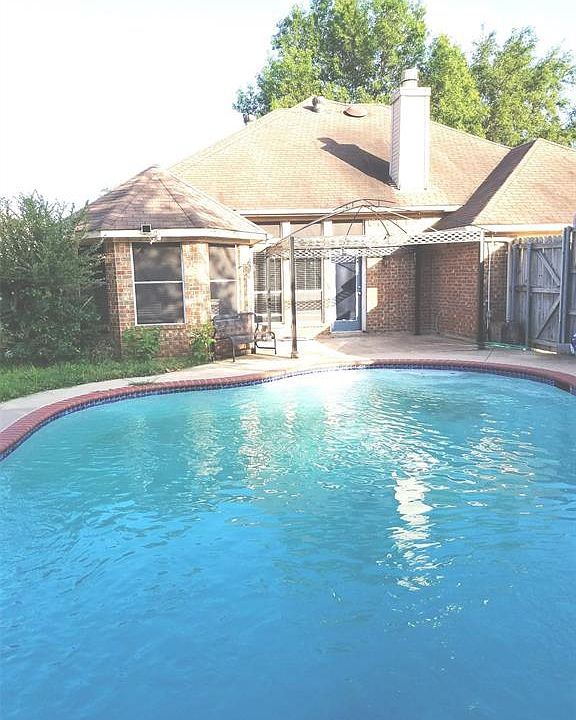 1st image of 1627 Ariel Dr