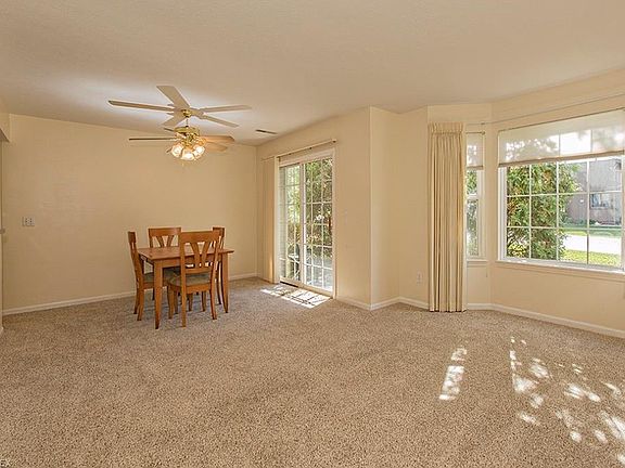 3rd image of 1091 Fleetwood Dr APT E