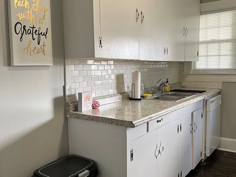 415 Ash St — Photo 25